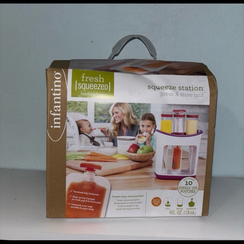 Infantino Squeeze Station - White and Purple